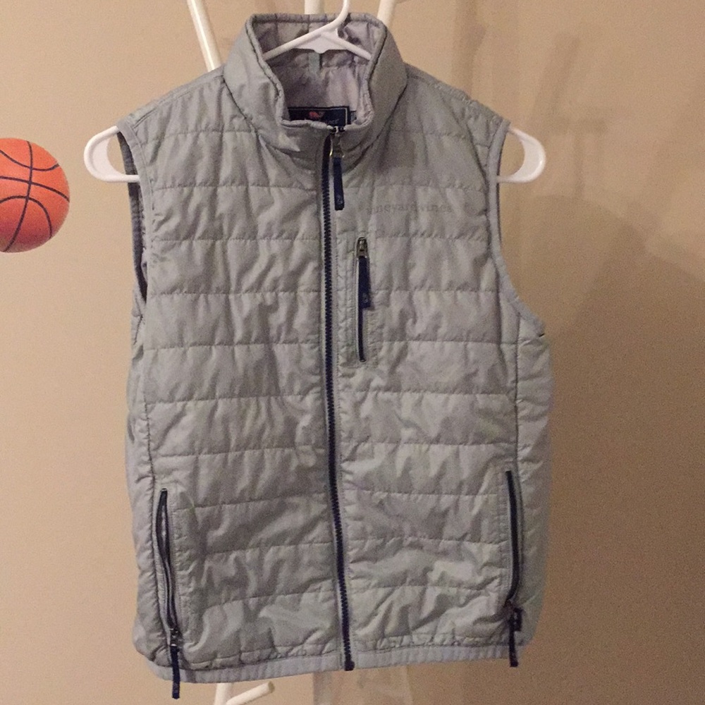 Vineyard vines vest size medium